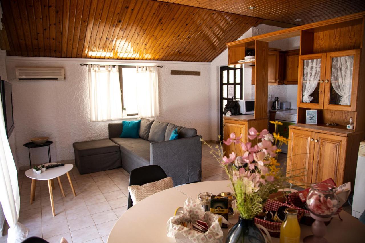 Rose'S Place Artemida  Exterior foto